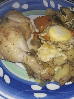 Una foto de Pollo salteado con verduras!! Esta buenisimaaa