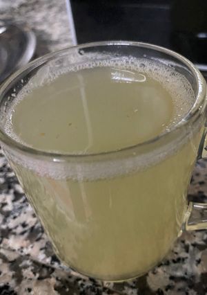 صورة لوصفة مشروب الزنجبيل والليمون