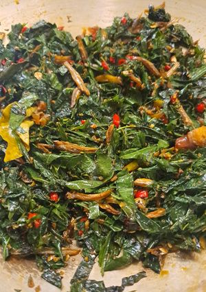 Foto resep Tumis Daun Singkong Teri