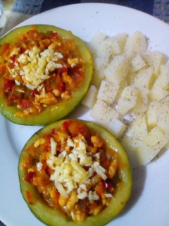 Una foto de Zapallitos rellenos de pollo