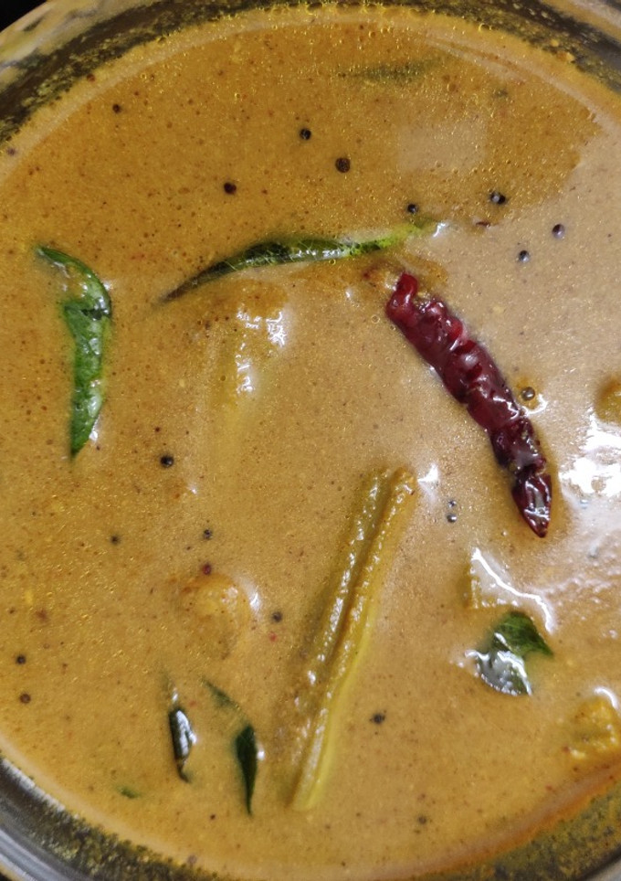 முருங்கைக்காய் மசாலா குழம்பு  (Drumstick masala gravy) செய்முறை முக்கிய புகைப்படம்