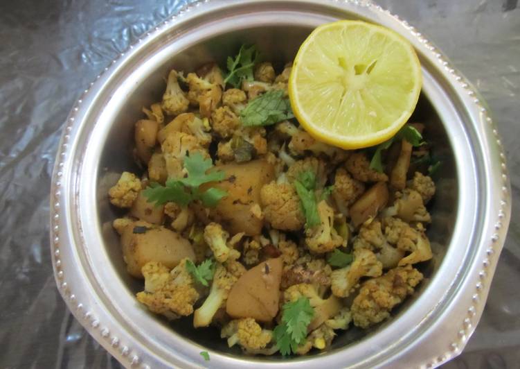 Recipe of Quick Aloo Gobi Dry