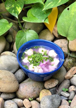 Hình của món Canh Khoai Mỡ Nấu Chả Giò Sống.