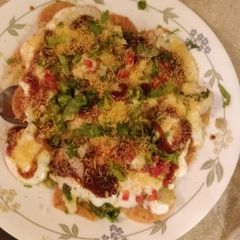 A picture of Sev puri.