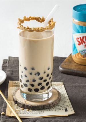 A picture of Peanut Butter Bubble Milk Tea.