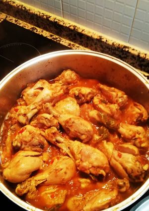 Una foto de Pollo al chilindrón a mi manera