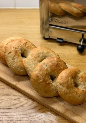 A picture of Sourdough Bagels 🥯.