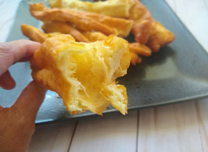【🇹🇼台式早餐】油條 自己做 其實不難 的食譜成品照片