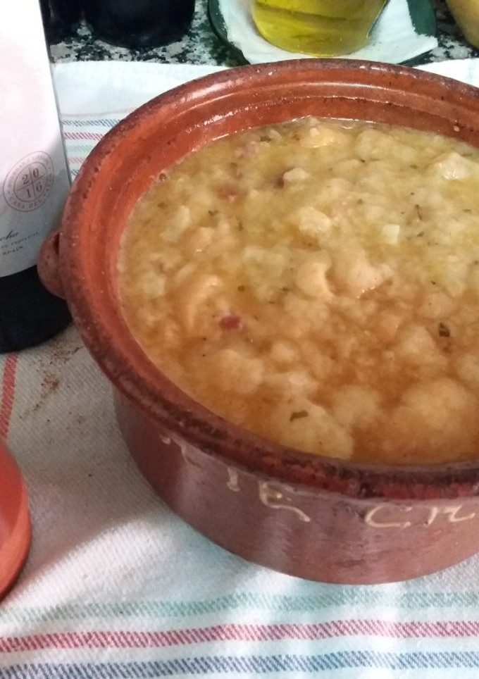 Una foto de Sopa castellana (sopa de ajo)