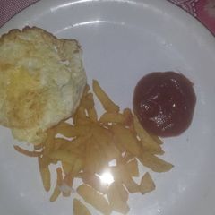 A picture of Irish Chips and Fried Egg.