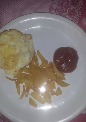 A picture of Irish Chips and Fried Egg.