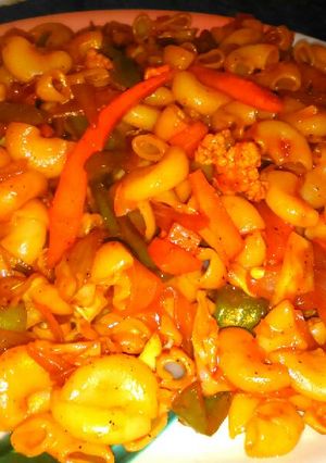 A picture of Macaroni with veggies.