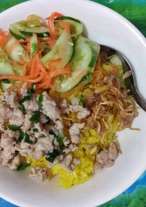 Hình của món Xôi nghệ.