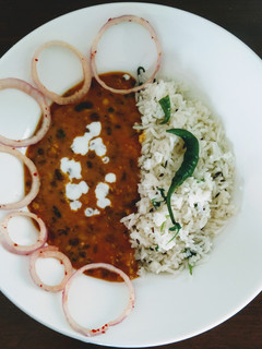 A picture of Dal makhni with jeera rice.