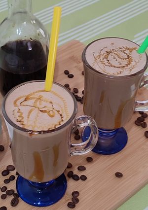 Φωτογραφία της συνταγής Smoothie με καφέ και καραμέλα