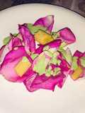 Ensalada de rosas y choclitos
