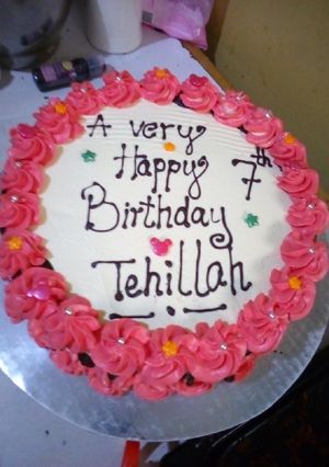 A picture of Vanilla marble cake with buttercream frosting.