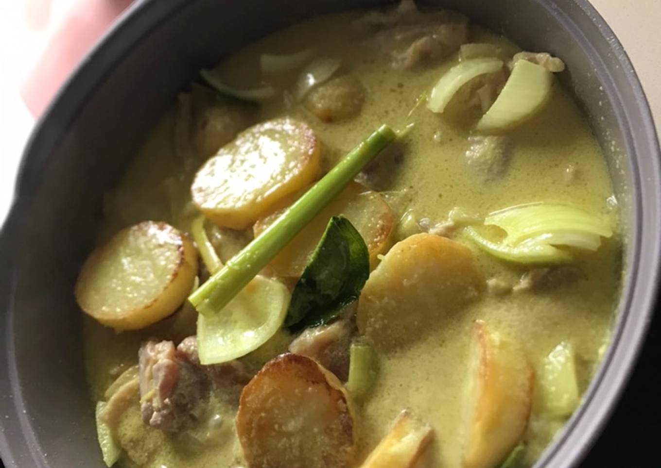 Kari ayam kentang