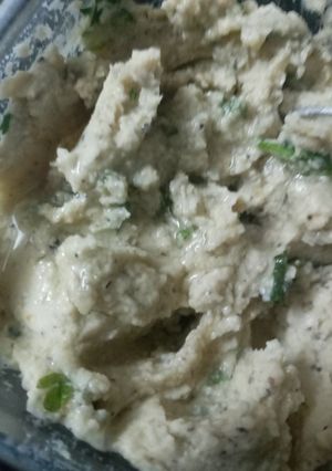 A picture of Hummus.