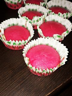 रेड वेलवेट मफिन्स (red velvet muffins recipe in Hindi) रेसिपी मुख्य फोटो