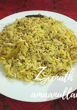 A picture of Hyderabadi Khichdi with Methi Sprouts.