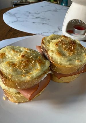 Φωτογραφία της συνταγής Κροκ μεσιέ (croque monsieur) με γαλοπούλα