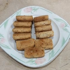 A picture of Diet biscuits with flex seed 🧇🧇.