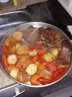 Una foto de Vacío al horno con vegetales