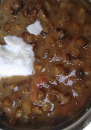 A picture of Dal makhani.