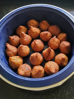 பொரிச்ச கொழுக்கட்டை (Poricha kolukattai recipe in tamil) செய்முறை முக்கிய புகைப்படம்