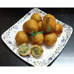 A picture of Potato stuffed bread roll.
