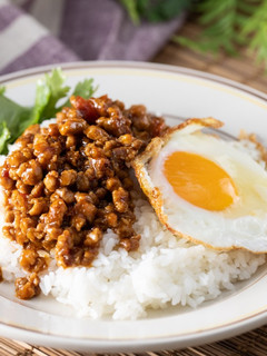 辣肉醬拌飯 的食譜成品照片