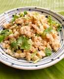 Đậu phụ đảo bông với ngò rí