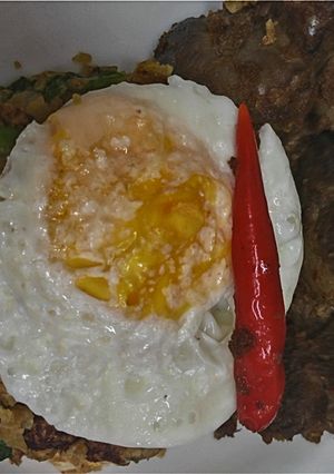 Foto resep Nasi Goreng Telor Ceplok Sambel Goreng Ati #keto