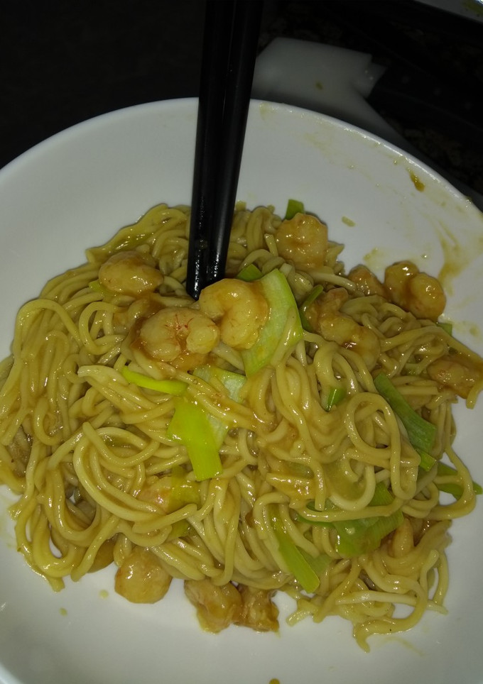 Una foto de Gambas Chinas con fideos
