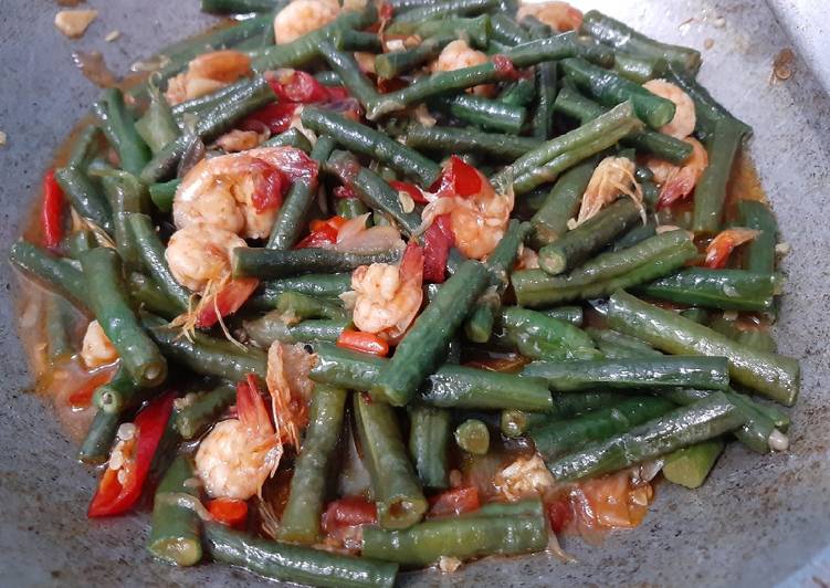 Tumis kacang panjang dan udang