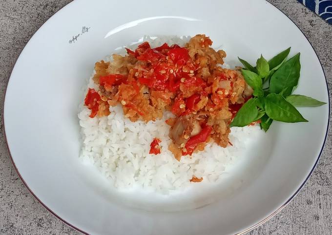 Langkah Mudah untuk Menyiapkan Ayam Geprek Ndowerrr, Menggugah Selera