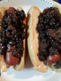 A picture of B&BB Hotdogs.