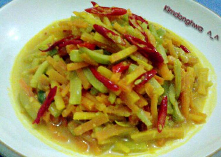 Acar Bumbu Kuning Timun & Wortel