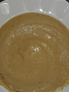 Una foto de Crema de merluza y gambas