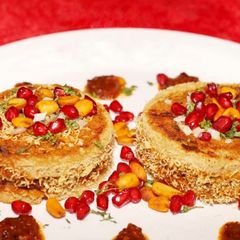 A picture of Dabeli Sandwich.