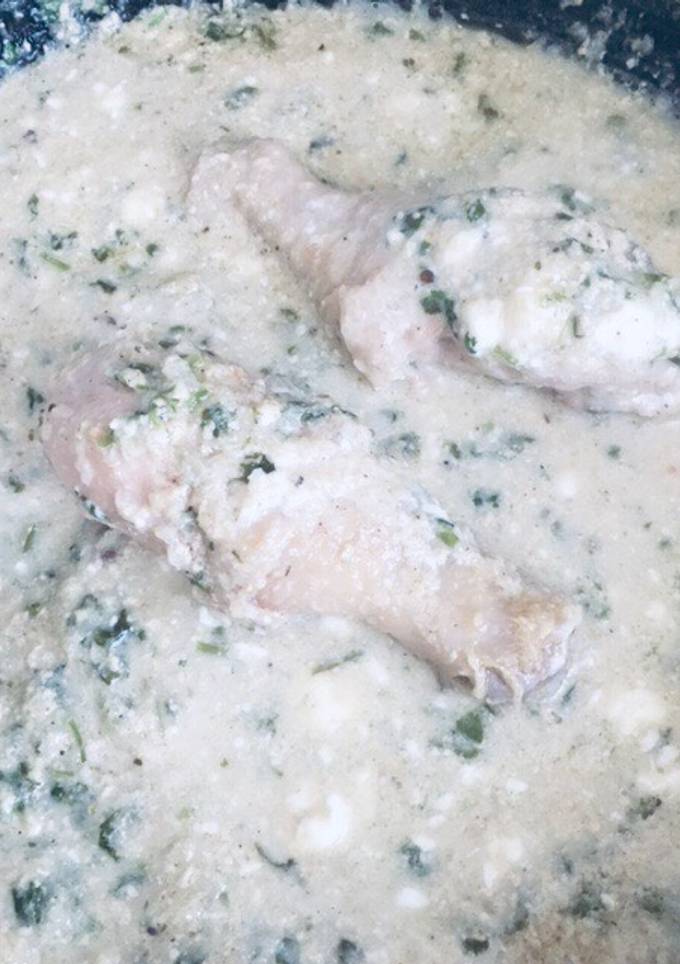 Курица в сливочно-луковом соусе
