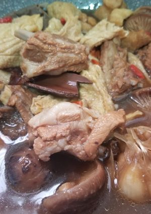 A picture of Lazy Bak Kut Teh 肉骨茶.