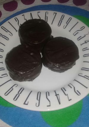 Una foto de Alfajores de chocolate