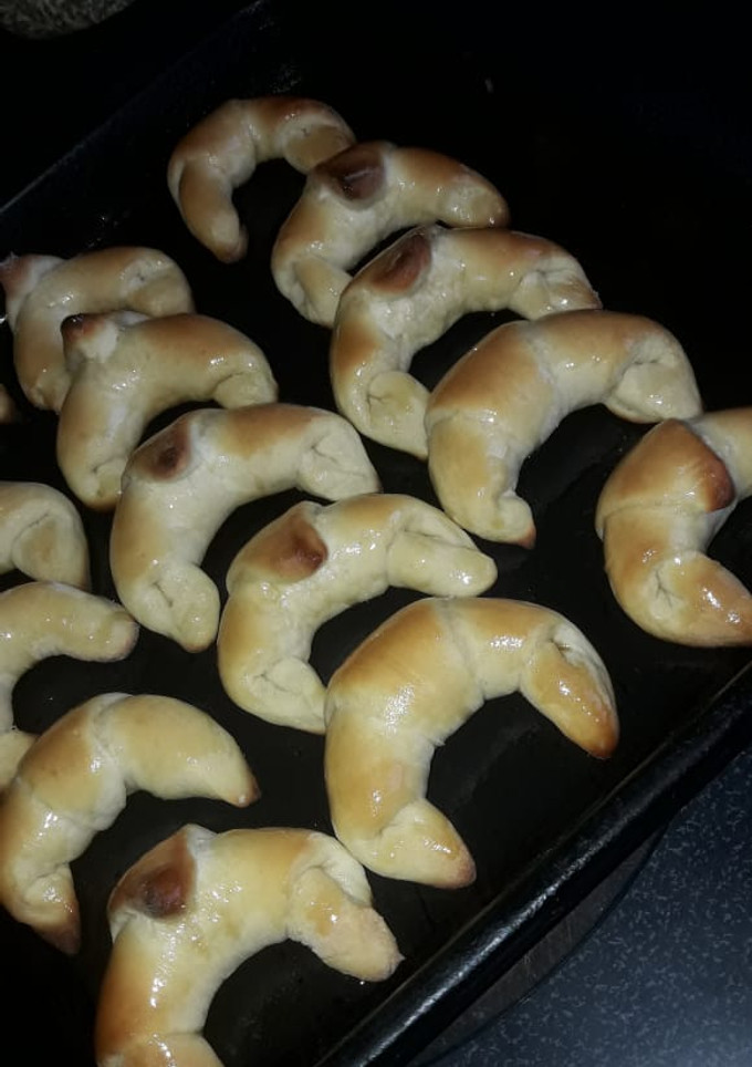 Una foto de Medialunas rellenas con dulce de leche😋
