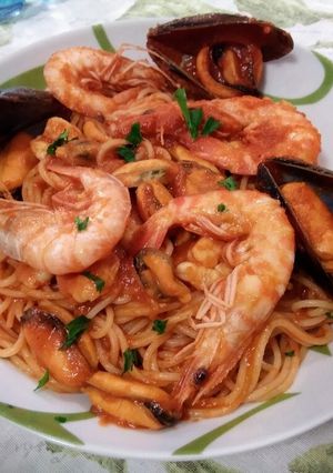 Foto di Spaghetti con cozze e gamberi