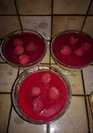 Une photo de La Panna Cotta aux framboises