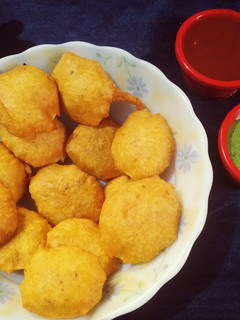 आलू पूरी (Aloo puri recipe in hindi) रेसिपी मुख्य फोटो