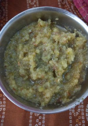 A picture of Raw mango chutney.