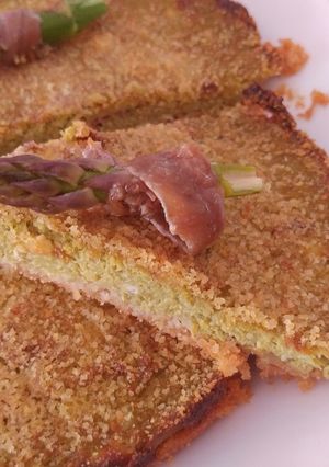 Foto di Tortino di crema di asparagi, ricotta e acciughe